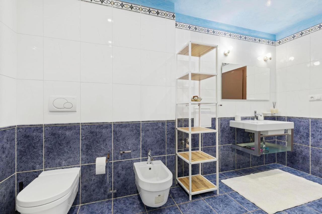 Family Hub In Centre Apartment Bratislava Luaran gambar