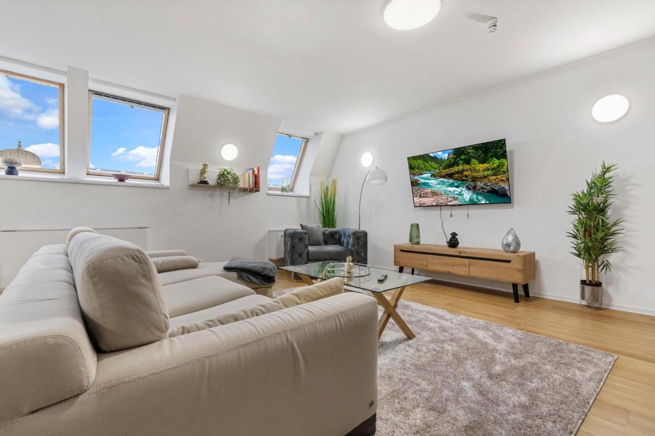 Family Hub In Centre Apartment Bratislava Luaran gambar