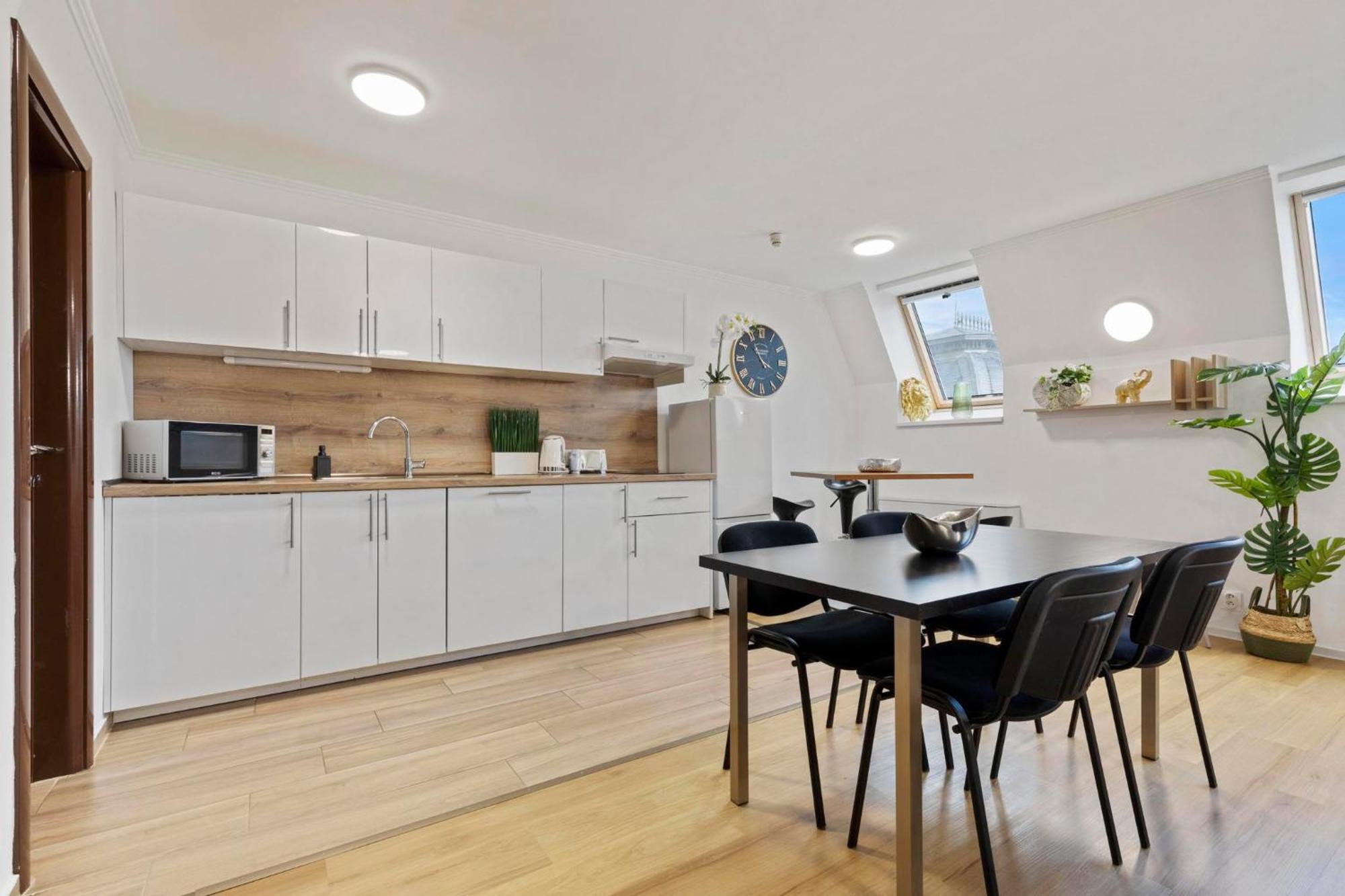 Family Hub In Centre Apartment Bratislava Luaran gambar